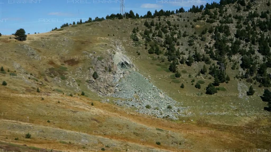 Carriére de la Chinarde vue depuis les pistes de ski de l'Alpe du Grand Serre