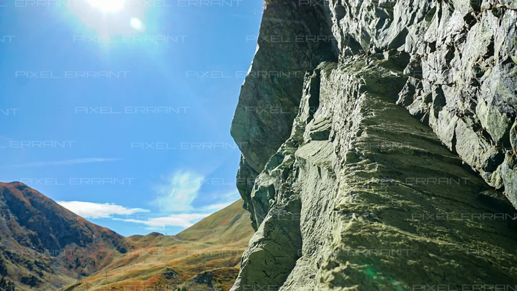 Profil de la carriére Serpentinite de la Chinarde ouvert sur le Col de l'Oulliére en Matheysine