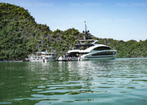 Bateau de tourisme