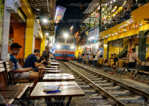 Le train entre terrasse
